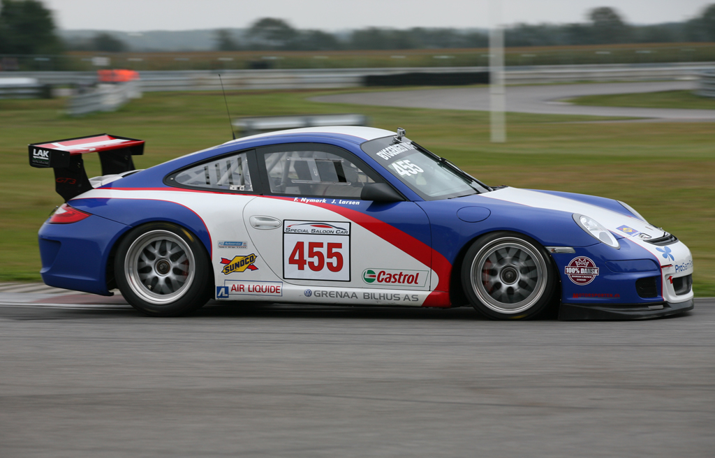 På halvanden time lærte Frederik en del om denne Porsche 911 GT3.
(Foto: Motorsporten.dk)